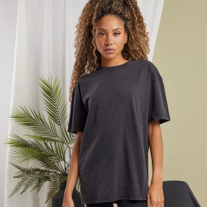 Women?s oversized acid wash tee