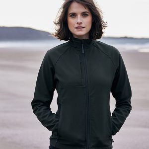 Expert women?s Basecamp softshell jacket